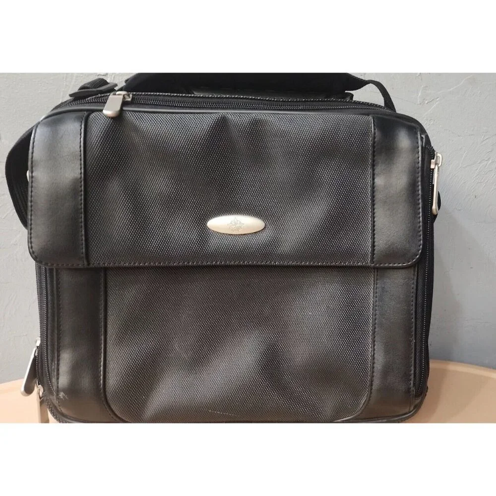 Init Portable DVD Player Black Bag‎ with CD Pockets& Storage 11'' in